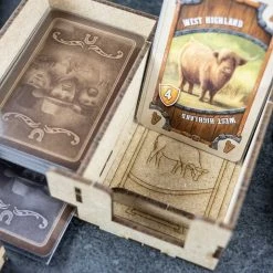 The Dicetroyers - Great Western Trail (Base Game Or With Rails To The North Expansion) (Italy Import)